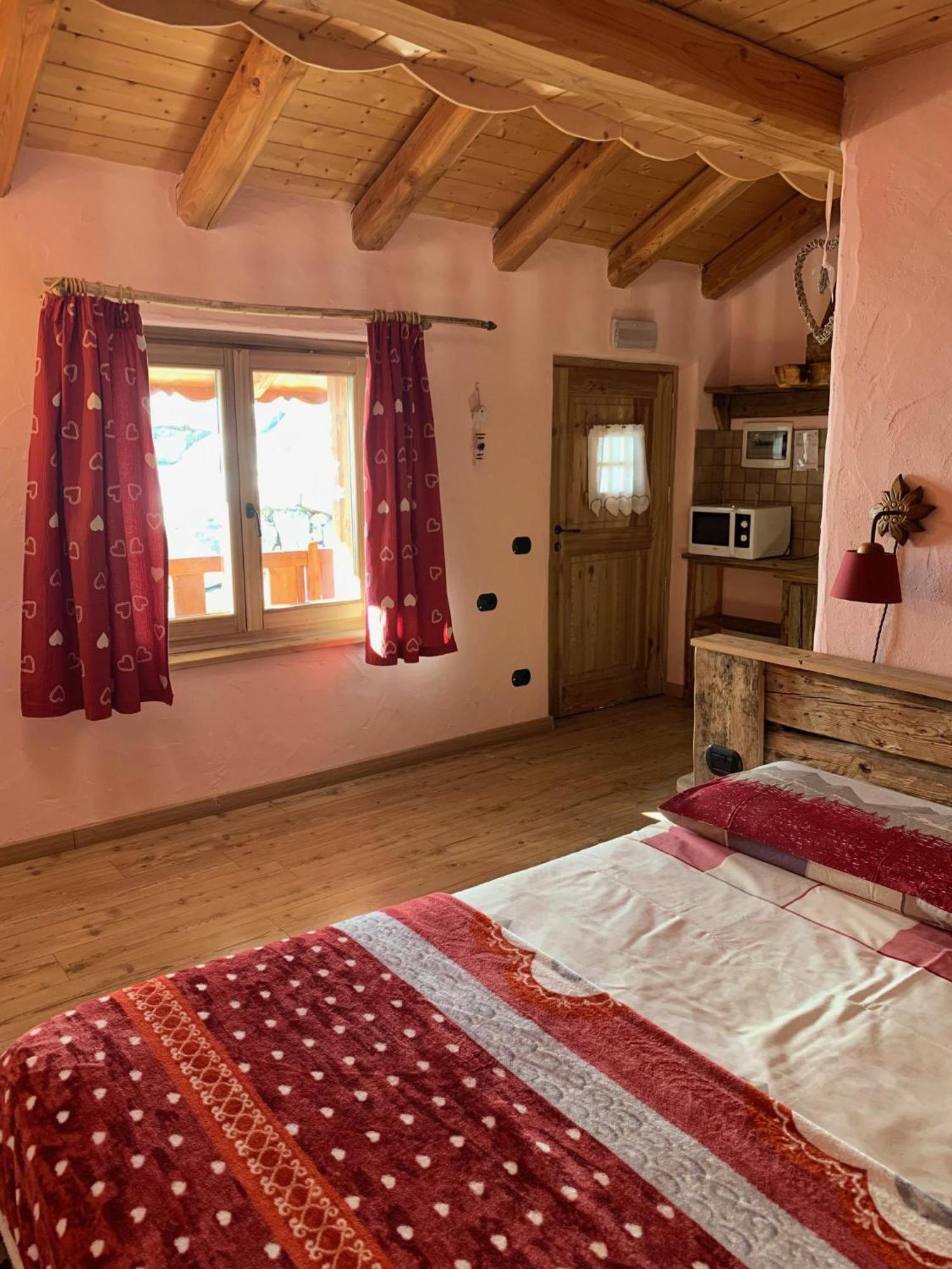 La Ferme du Grand Paradis Cogne Habitación foto